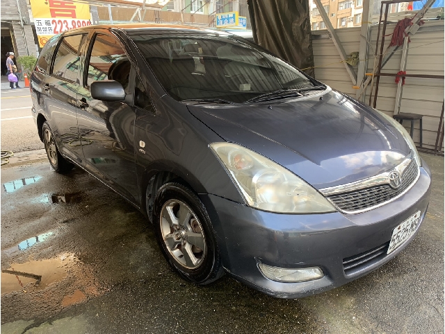Toyota Wish fotoğraf 2