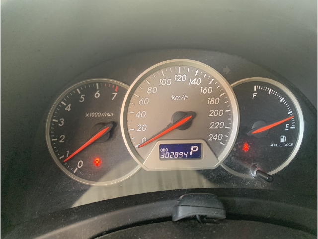 Toyota Wish fotoğraf 8