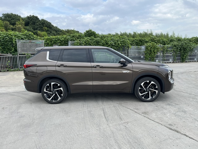 Mitsubishi Outlander PHEV fotoğraf 5