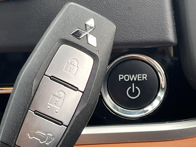 Mitsubishi Outlander PHEV fotoğraf 12