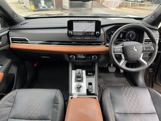 Mitsubishi Outlander PHEV fotoğraf 24