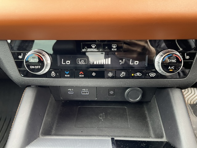 Mitsubishi Outlander PHEV fotoğraf 17