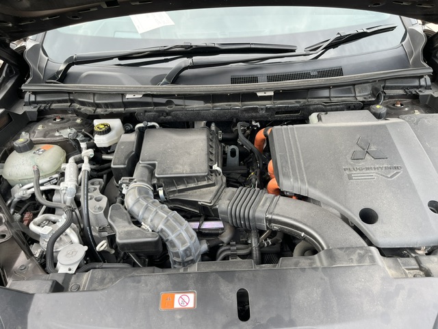 Mitsubishi Outlander PHEV fotoğraf 9