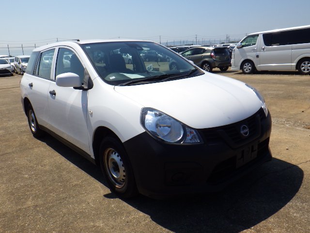 Nissan AD Van fotoğraf 3