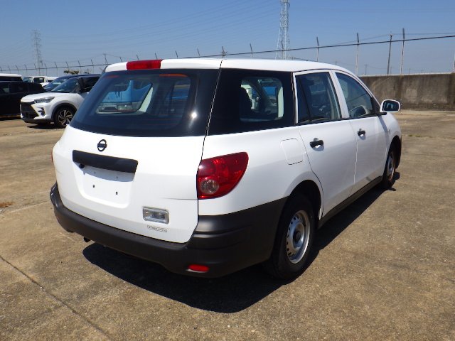 Nissan AD Van fotoğraf 2