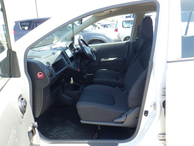 Nissan AD Van fotoğraf 14