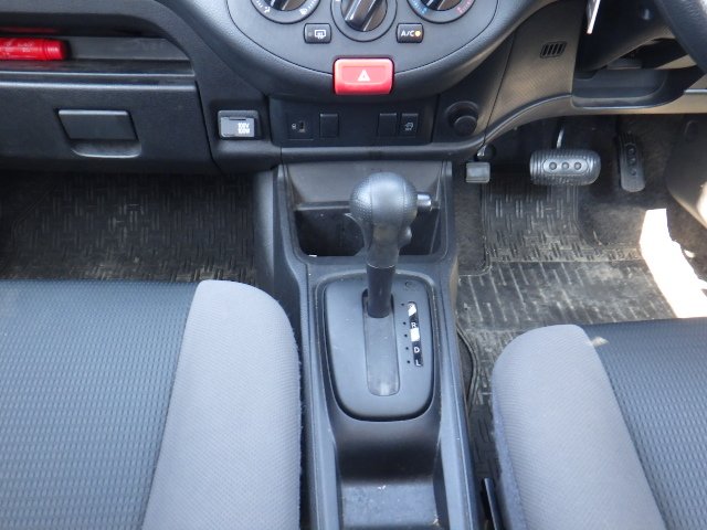 Nissan AD Van fotoğraf 12