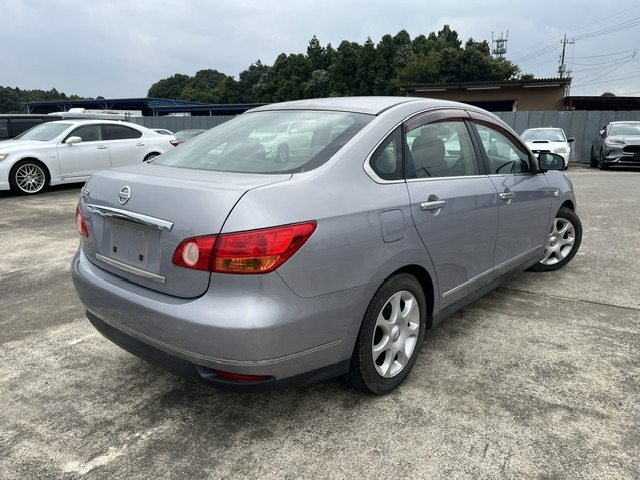Nissan Bluebird Sylphy fotoğraf 2