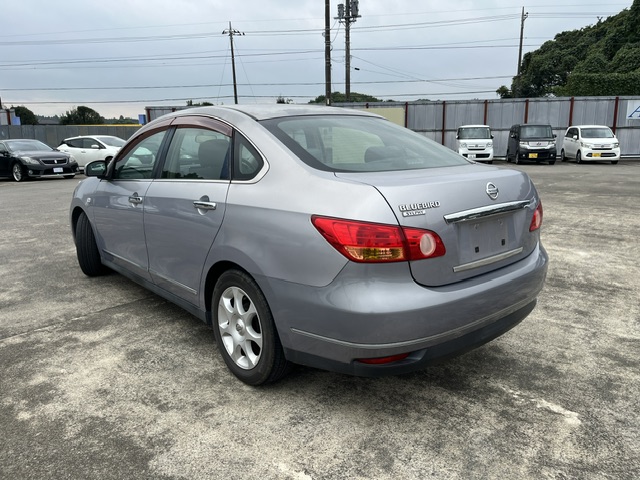 Nissan Bluebird Sylphy fotoğraf 3