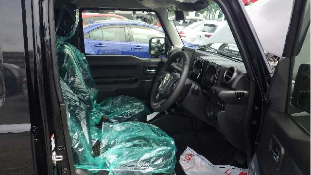 Suzuki Jimny Nomade fotoğraf 6