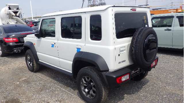 Suzuki Jimny Nomade fotoğraf 3