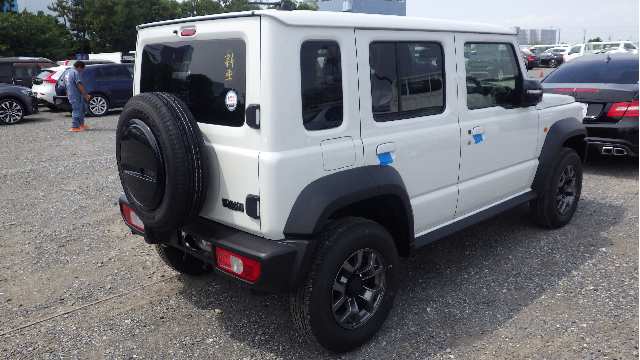 Suzuki Jimny Nomade fotoğraf 4