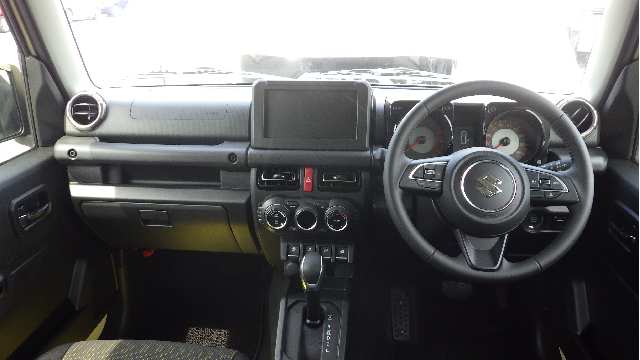 Suzuki Jimny Nomade fotoğraf 5