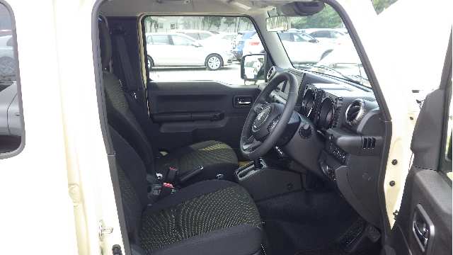 Suzuki Jimny Nomade fotoğraf 9