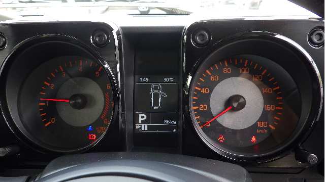 Suzuki Jimny Nomade fotoğraf 6