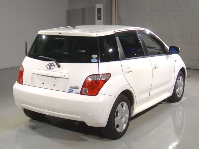 Toyota Ist fotoğraf 2