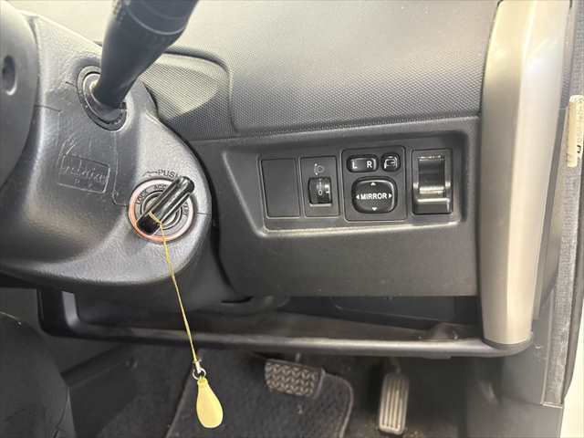 Toyota Ist fotoğraf 12