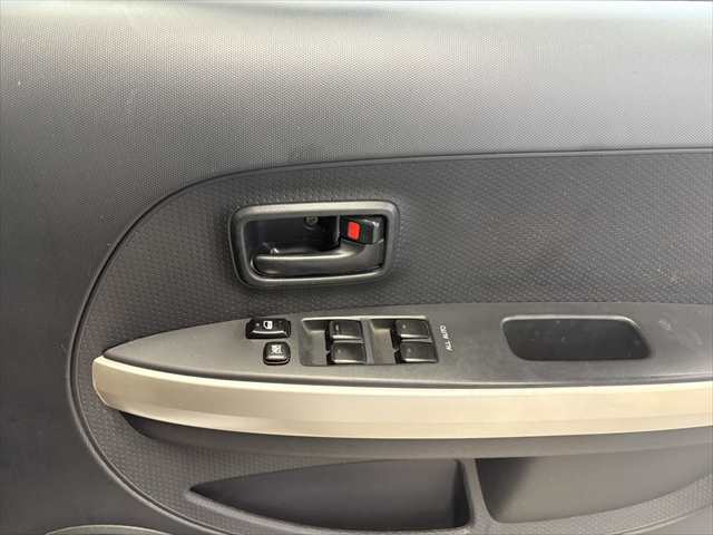 Toyota Ist fotoğraf 13