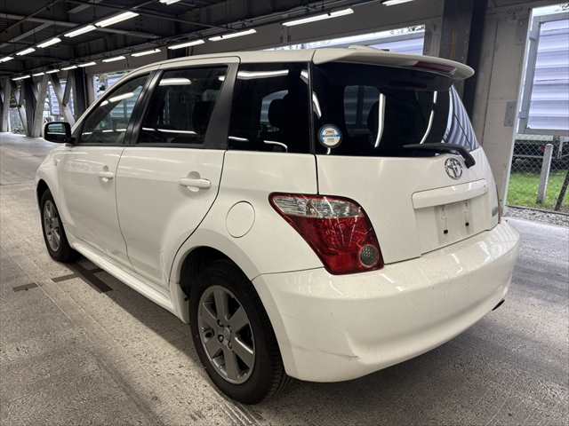 Toyota Ist fotoğraf 2
