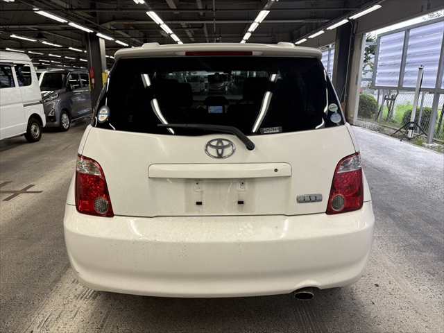 Toyota Ist fotoğraf 8