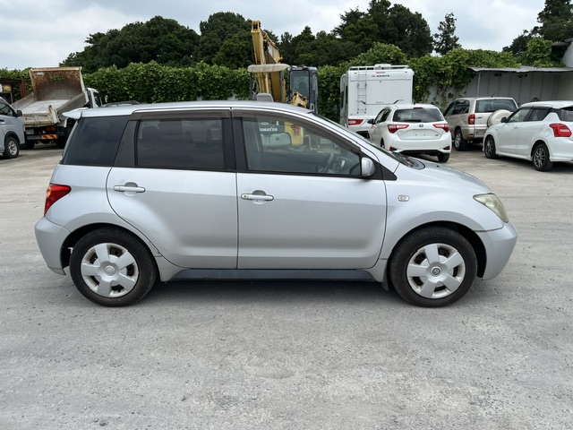 Toyota Ist fotoğraf 5