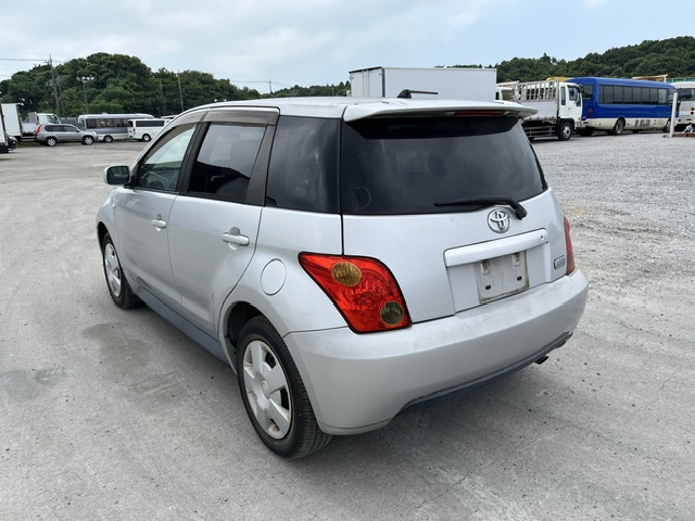 Toyota Ist fotoğraf 2