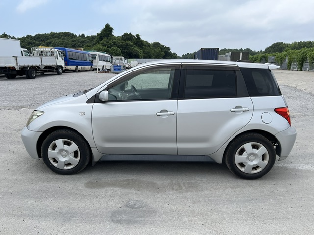 Toyota Ist fotoğraf 6