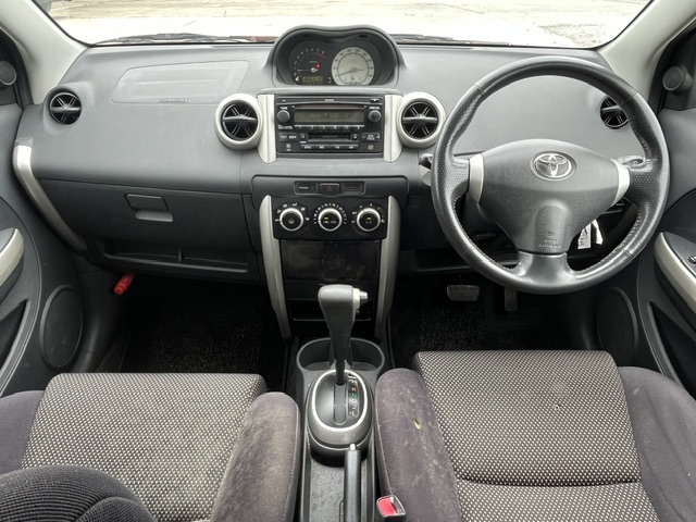 Toyota Ist fotoğraf 18