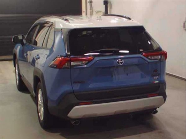 Toyota RAV4 photo 2