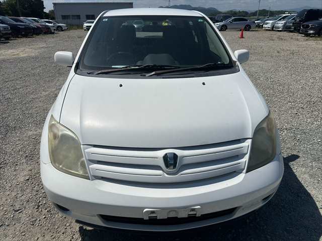 Toyota Ist photo 7