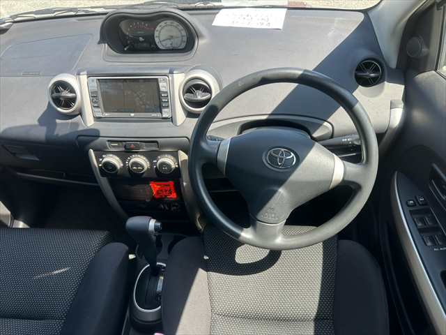 Toyota Ist photo 12