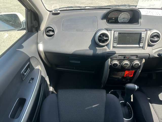 Toyota Ist photo 17