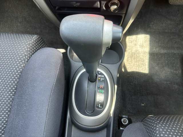 Toyota Ist photo 15