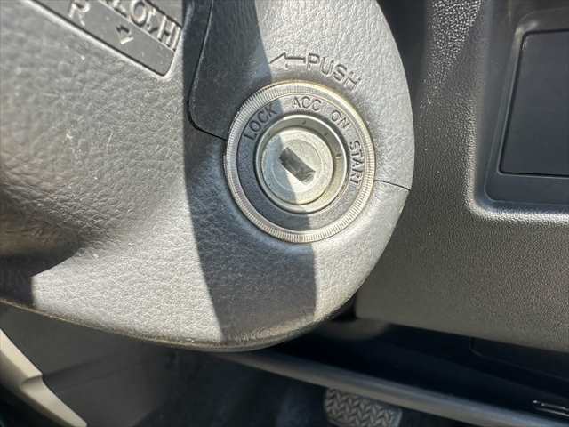 Toyota Ist photo 13