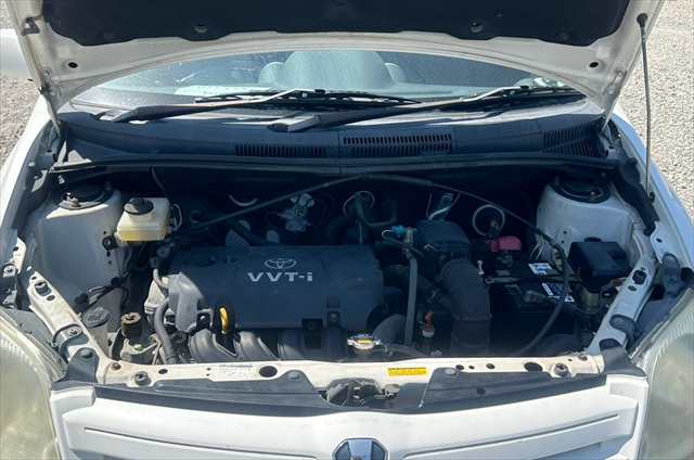 Toyota Ist photo 9