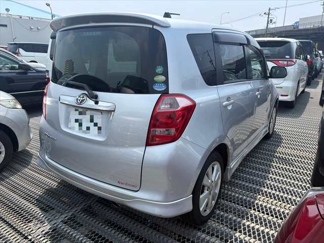 Toyota Ractis fotoğraf 4