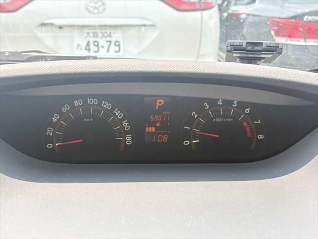 Toyota Ractis fotoğraf 10