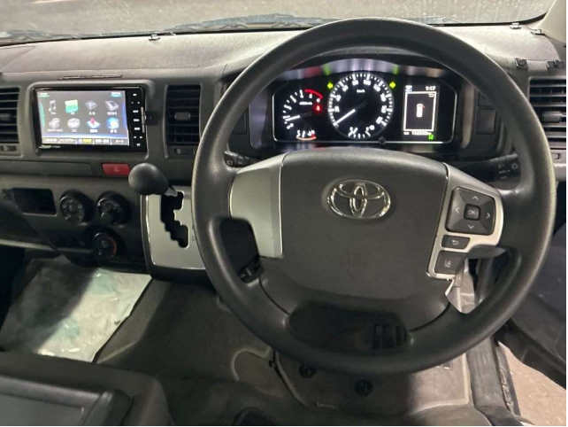 Toyota Hiace Van fotoğraf 7