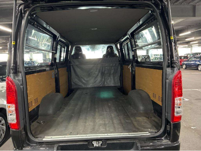 Toyota Hiace Van fotoğraf 16