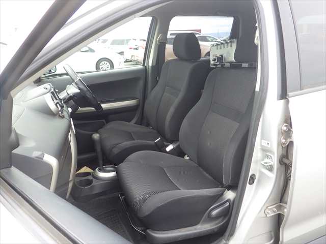 Toyota Ist photo 18
