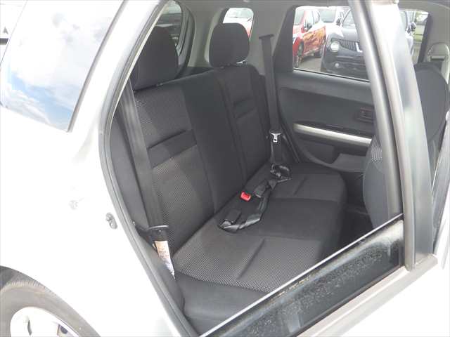 Toyota Ist photo 16