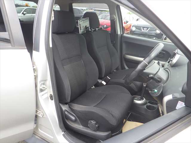 Toyota Ist photo 17