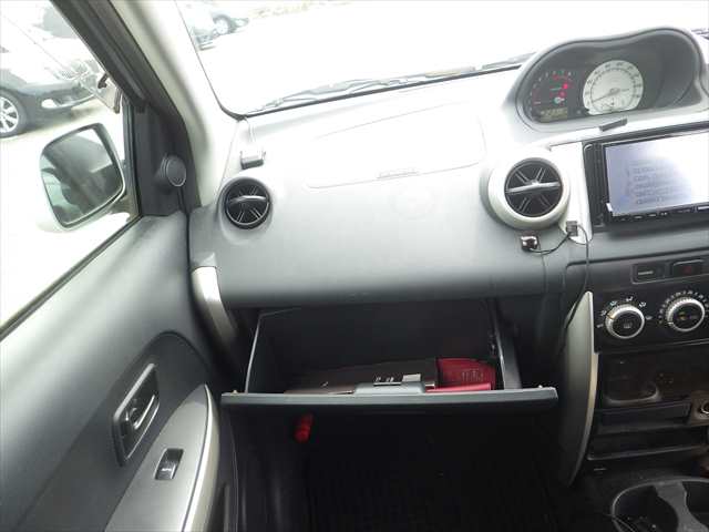 Toyota Ist photo 12