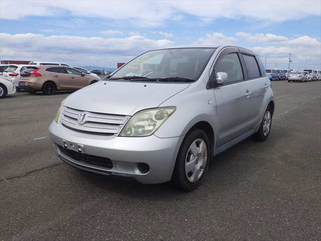 Toyota Ist photo 3