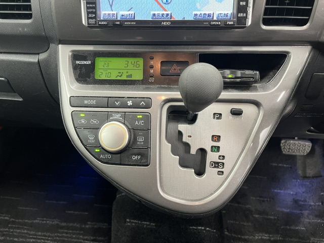 Toyota Wish fotoğraf 14