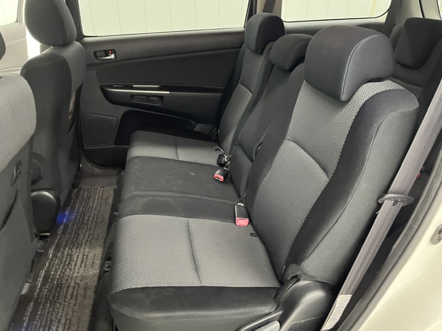 Toyota Wish fotoğraf 18
