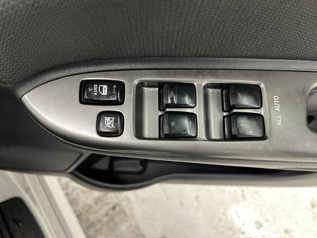 Toyota Wish fotoğraf 16