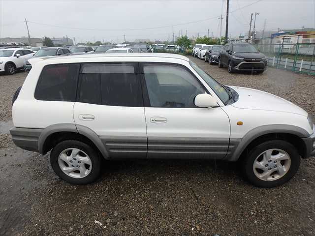 Toyota RAV4 photo 5