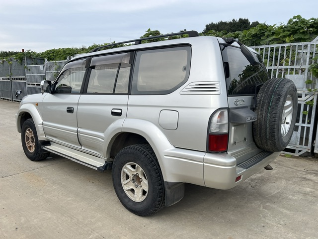 Toyota Land Cruiser Prado photo 2