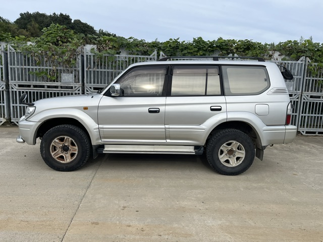 Toyota Land Cruiser Prado photo 6
